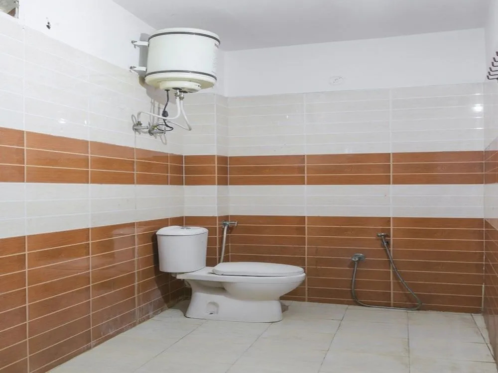 Oyo 4472 Hotel Chandra Deep