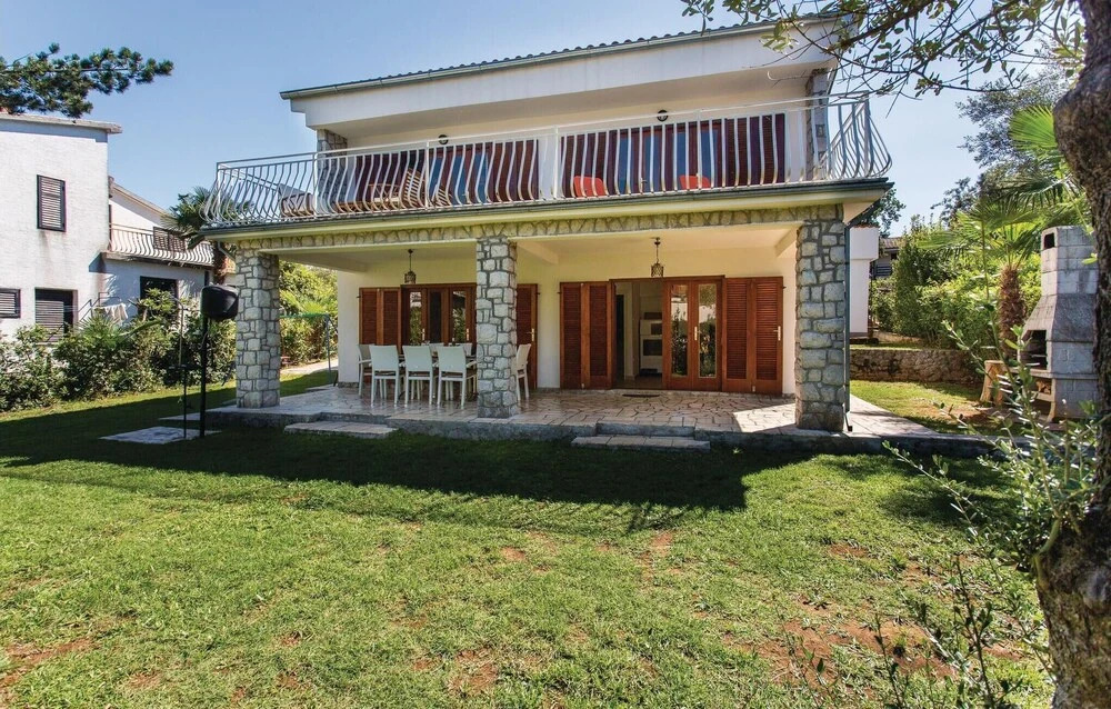4 Bedroom Lovely Home In Malinska