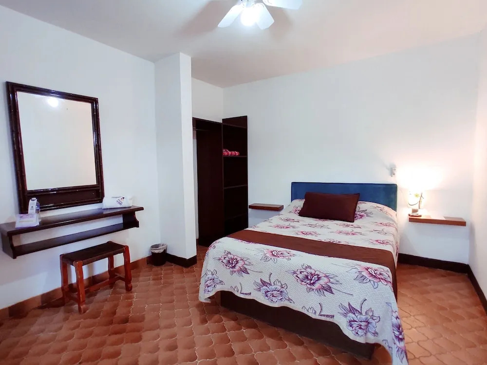 Hotel Nuevo María Isabel