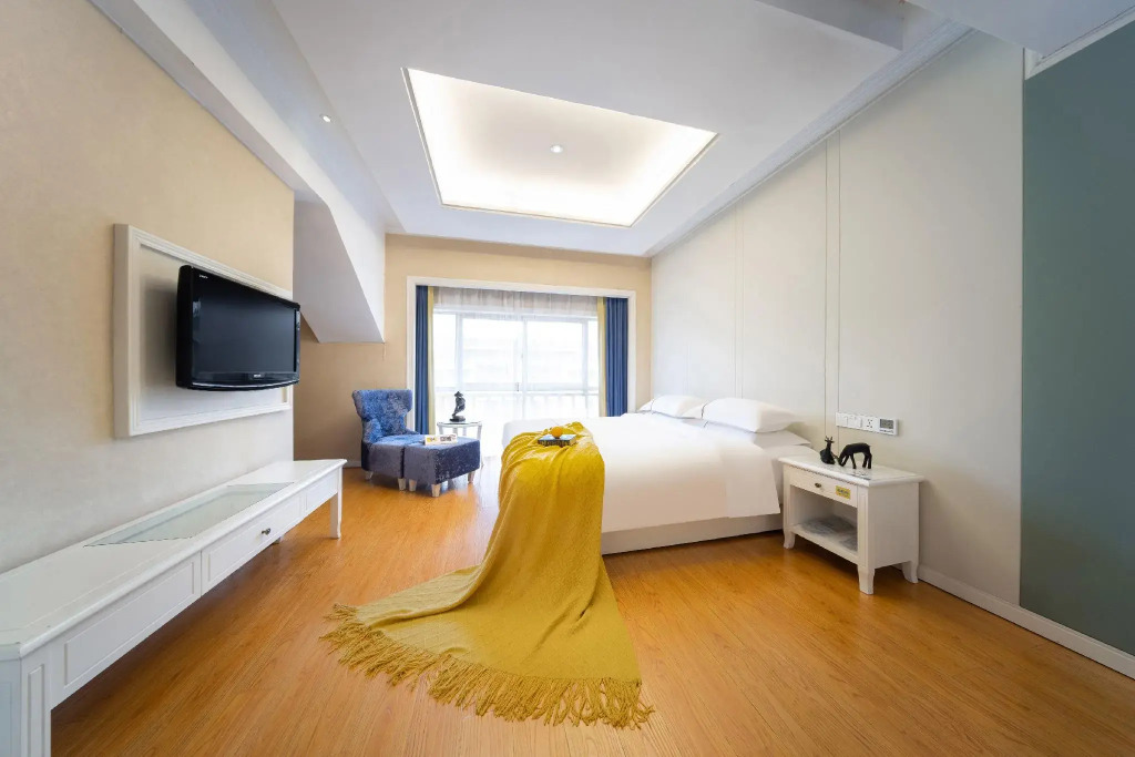 Lingshang Hotel