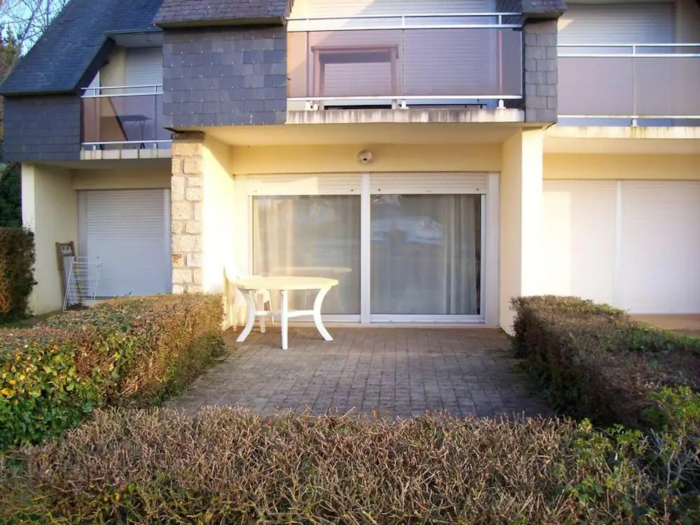 Studio in Locmariaquer, With Wonderful sea View and Enclosed Garden