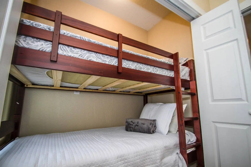 Hackberry St #B Renovated 2BR Near Downtown SA
