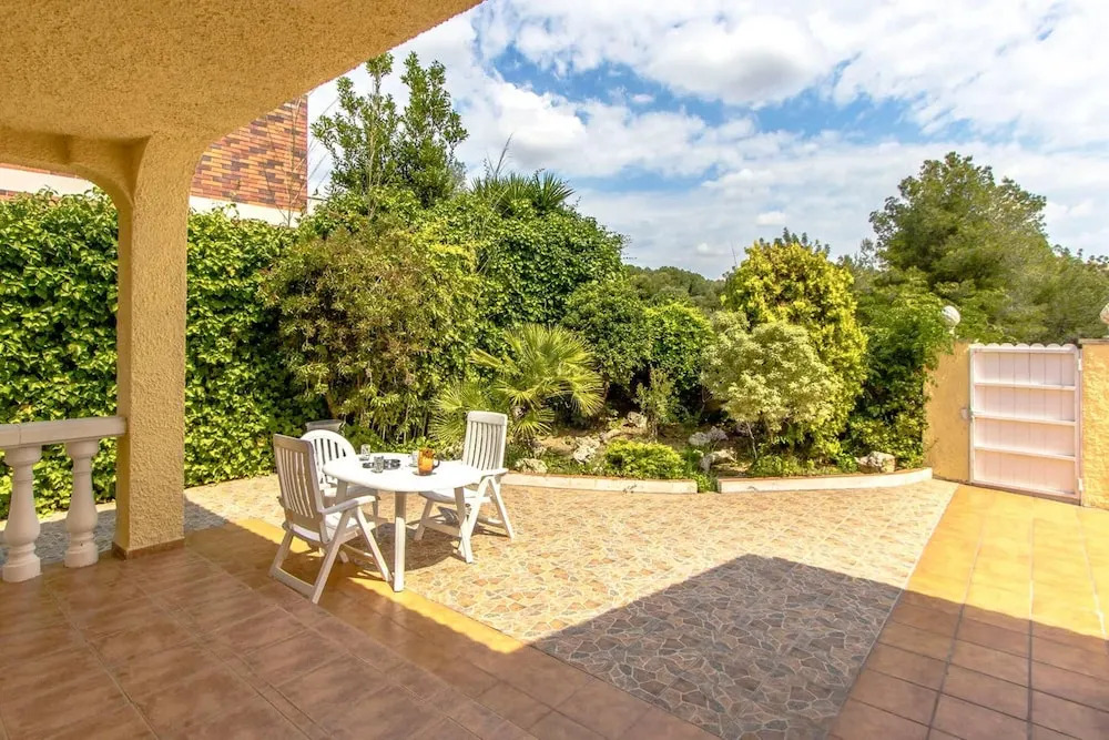 Villa With 4 Bedrooms in Calafell, With Enclosed Garden and Wifi Near the Beach