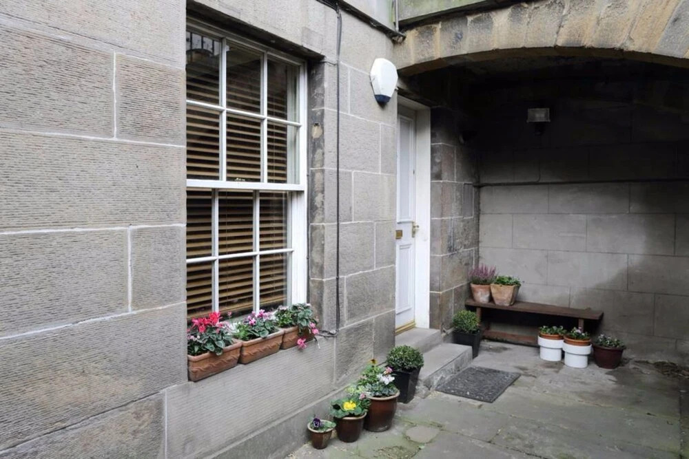2 Bedroom Flat Near Edinburgh Playhouse