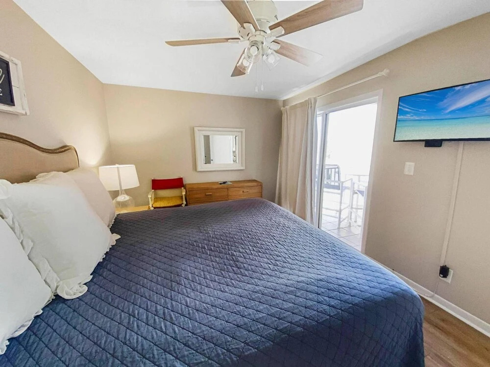 Tradewinds Condominium #24 by Destin Getaways