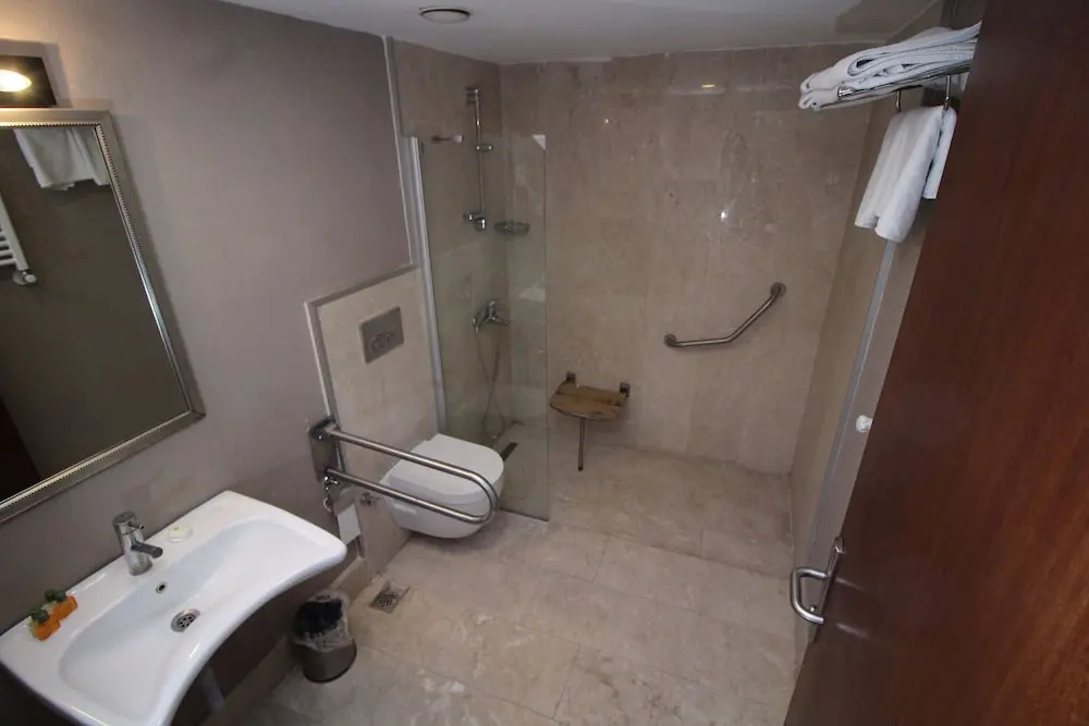 Vali Erdogan Konuk Evi Hitit Otel