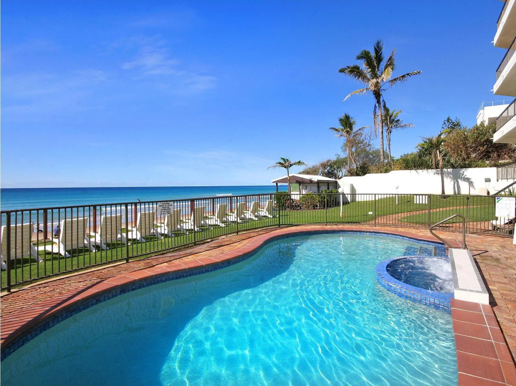 Spindrift on the Beach - Absolute Beachfront