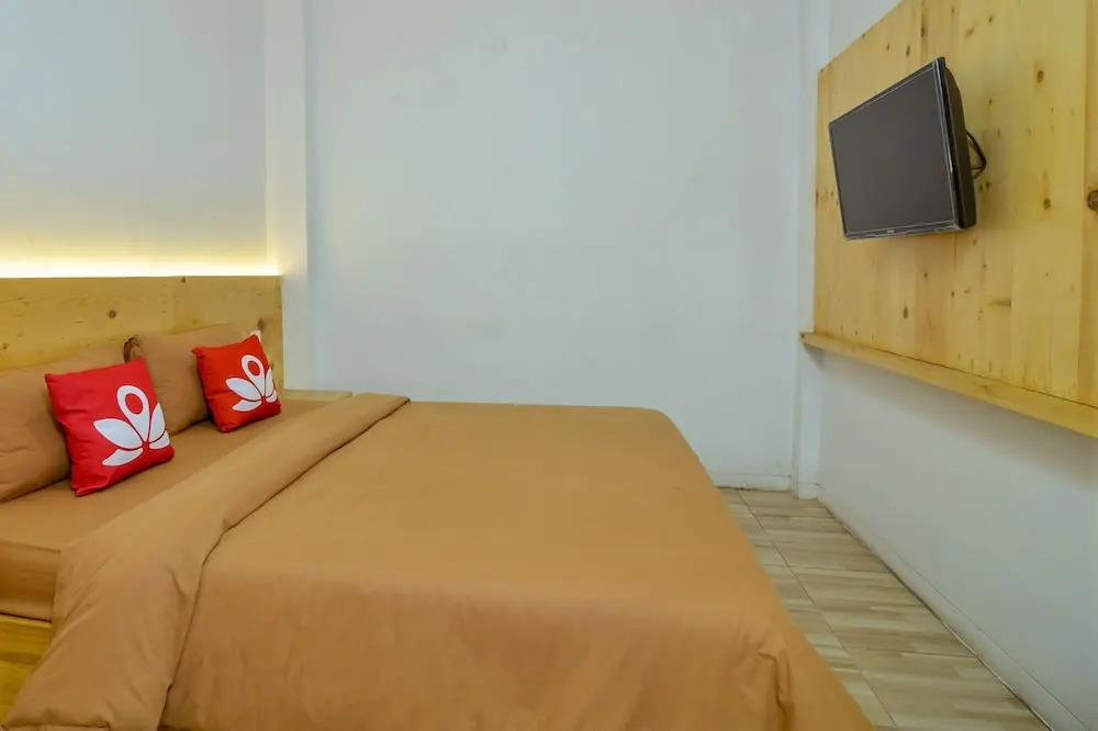 ZEN Rooms Near Darmawangsa Syariah