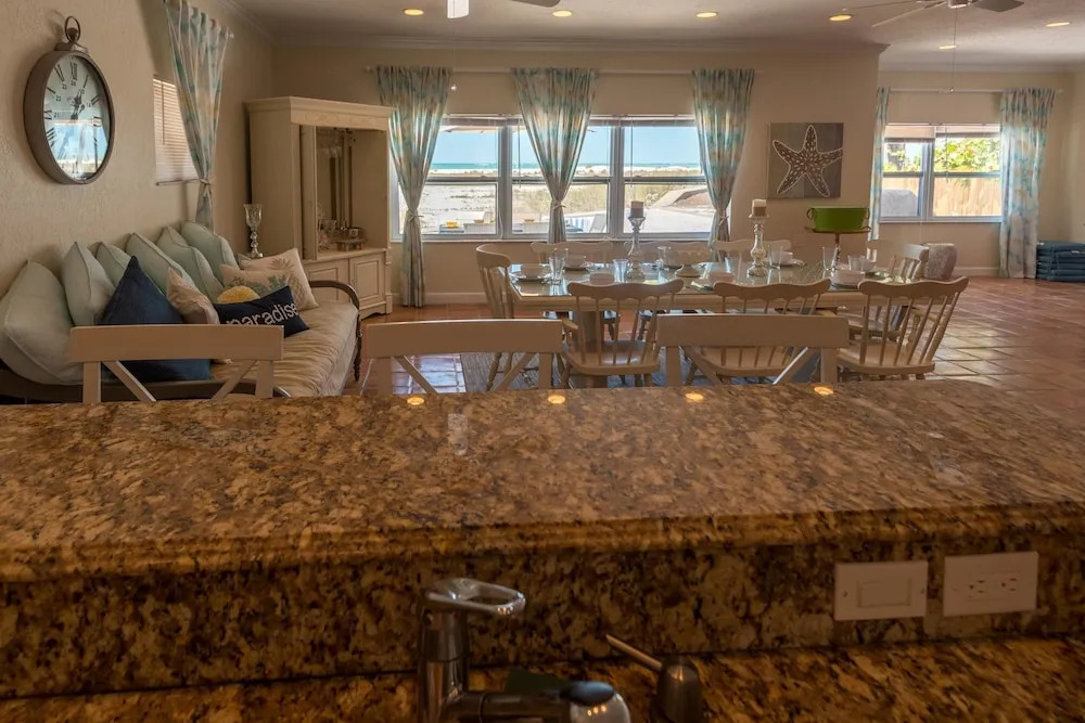 Sunset Point Apartment 4