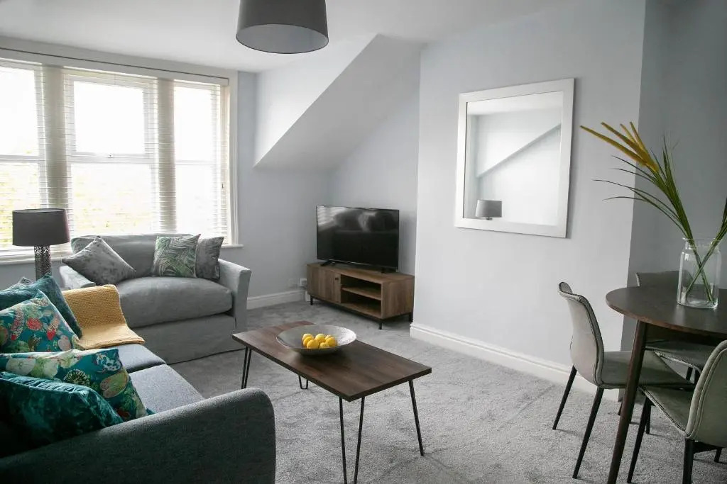 Harlow Apartment 3