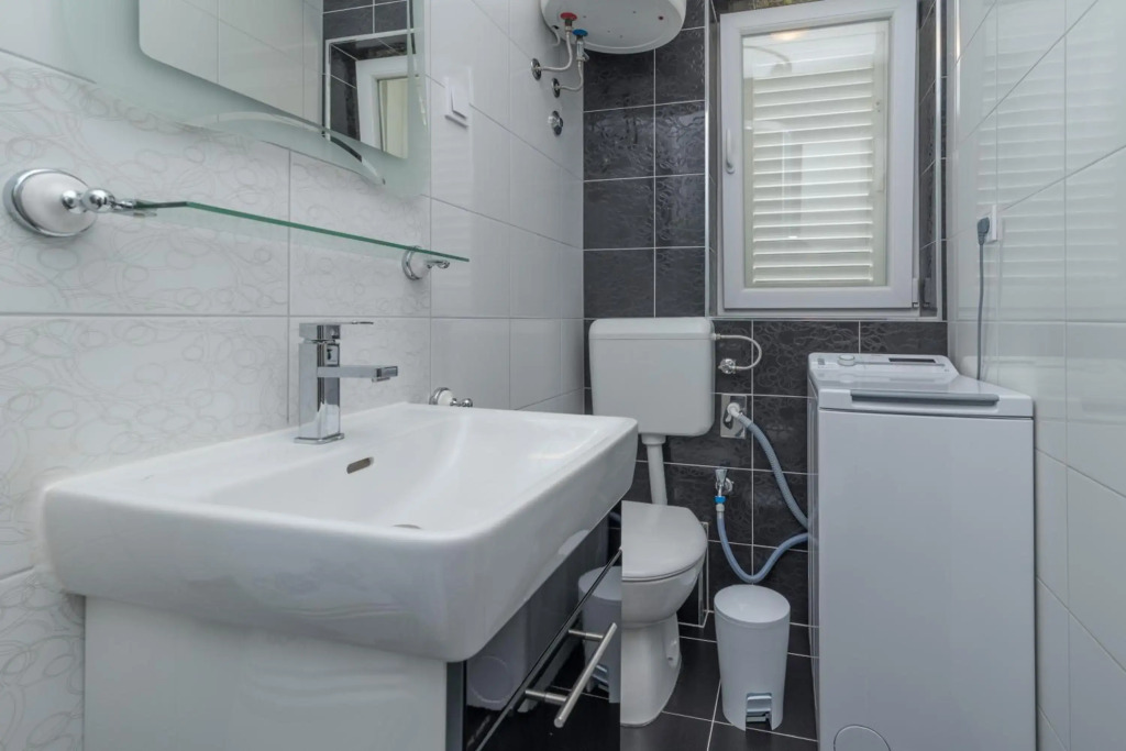 New 4* apartment "Orto" in the center of Trogir