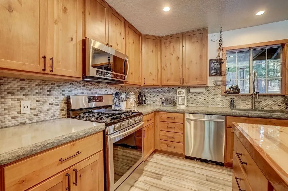 The Blue Lake House - Family fun Abound