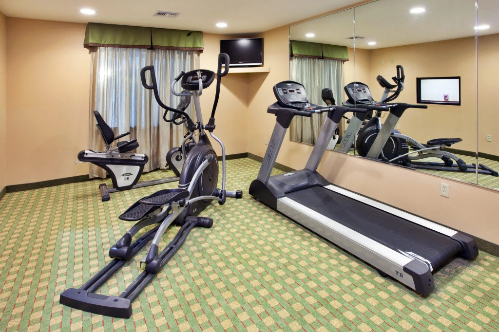 Holiday Inn Express Hotel & Suites Biloxi- Ocean Springs by IHG