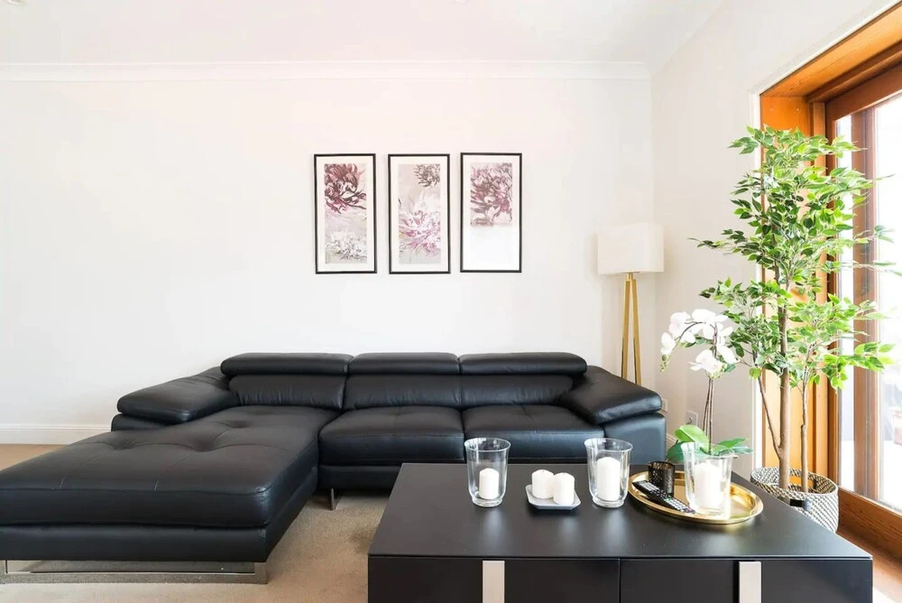 2 Bedroom Home in Kirribilli With a Great View
