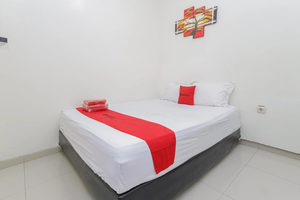 RedDoorz at K23 Rungkut Madya