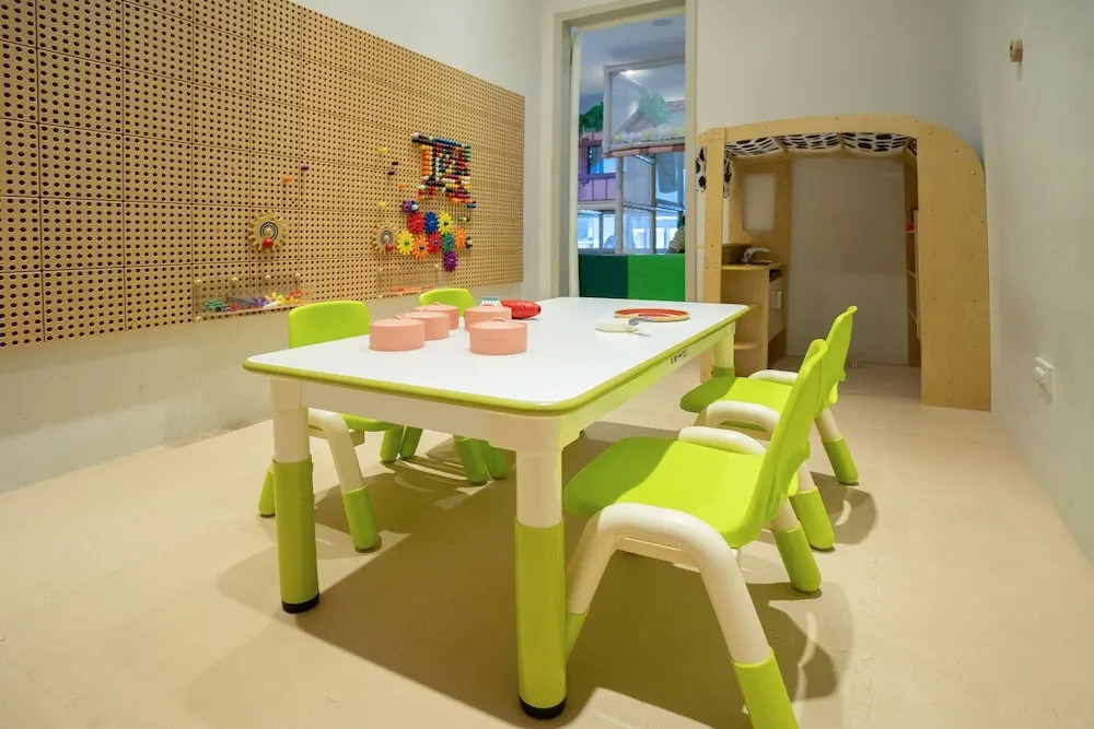 CHECK inn MAGI Kids Hotel