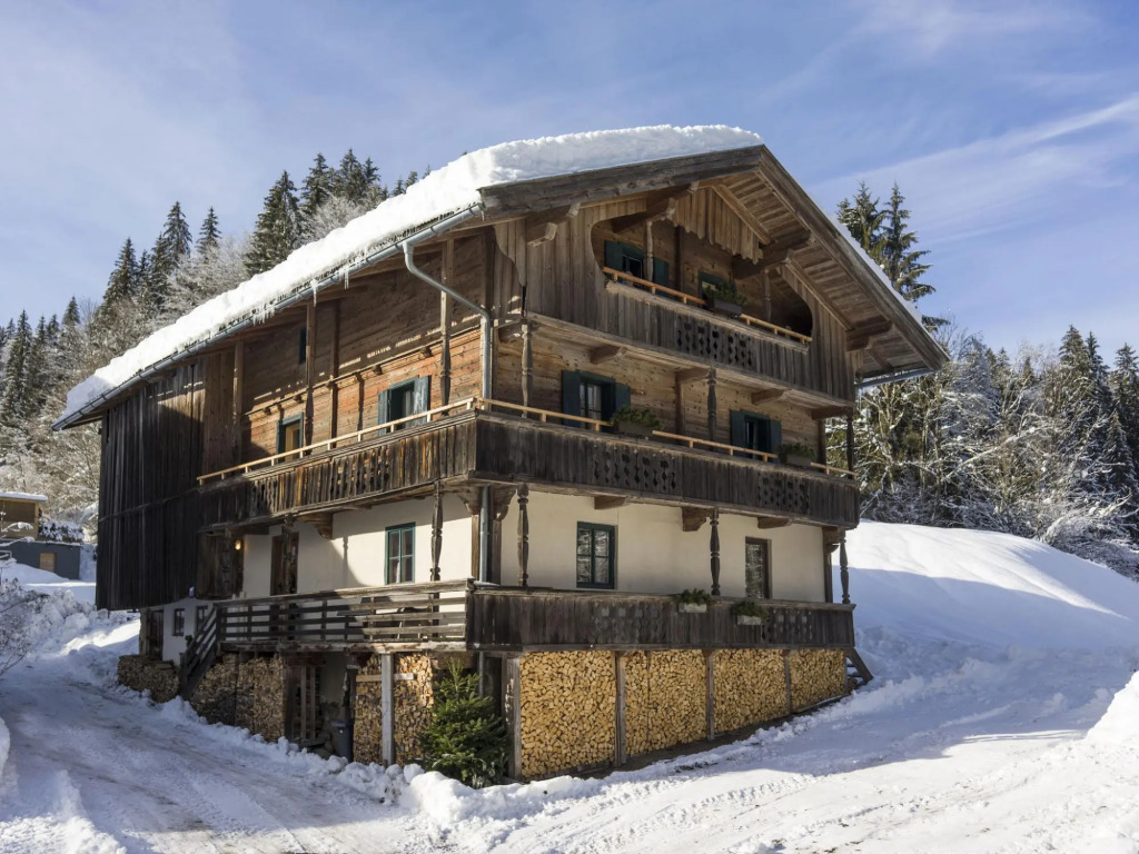 Farmhouse in Hopfgarten near Ski Bus