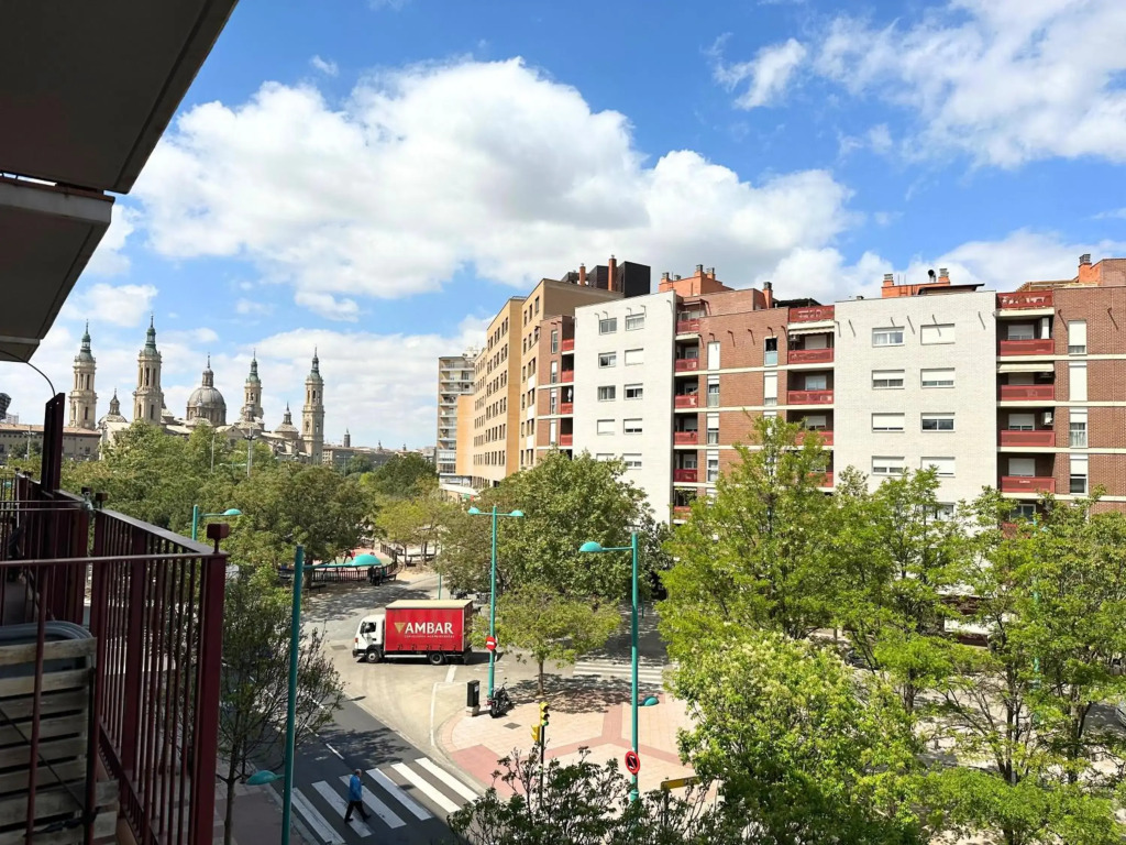 Apartamentos Dos Torres Rivendel - Con vistas a la Basilica del Pilar