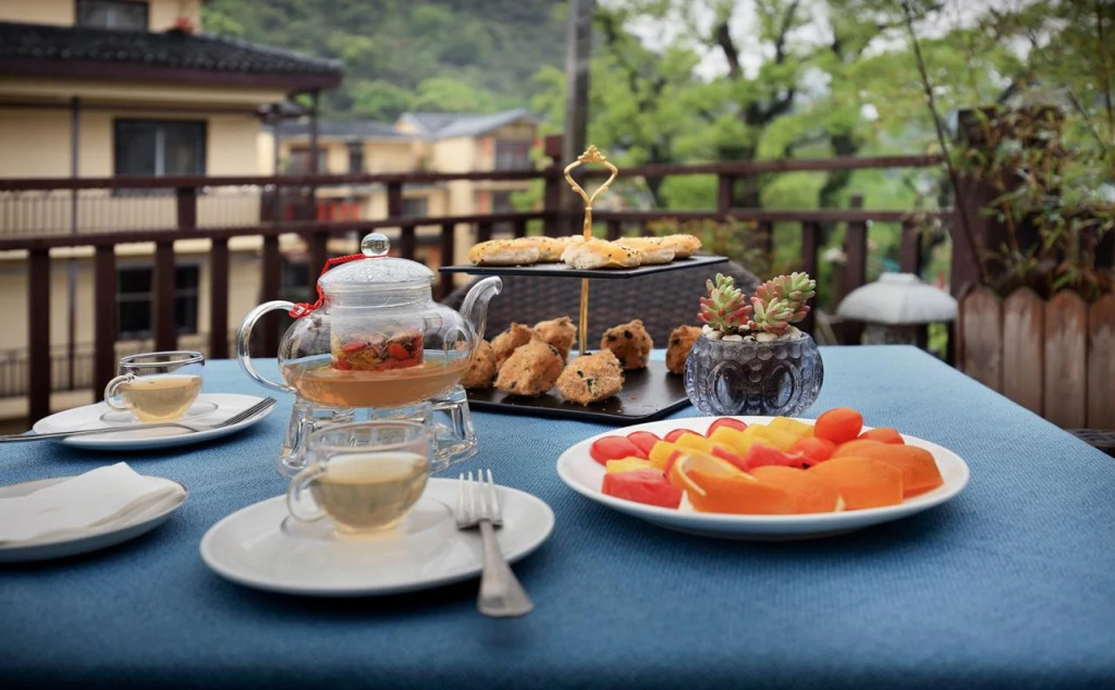 Secret Garden Lakefront Hotel 连住两晚享高铁站免费接站