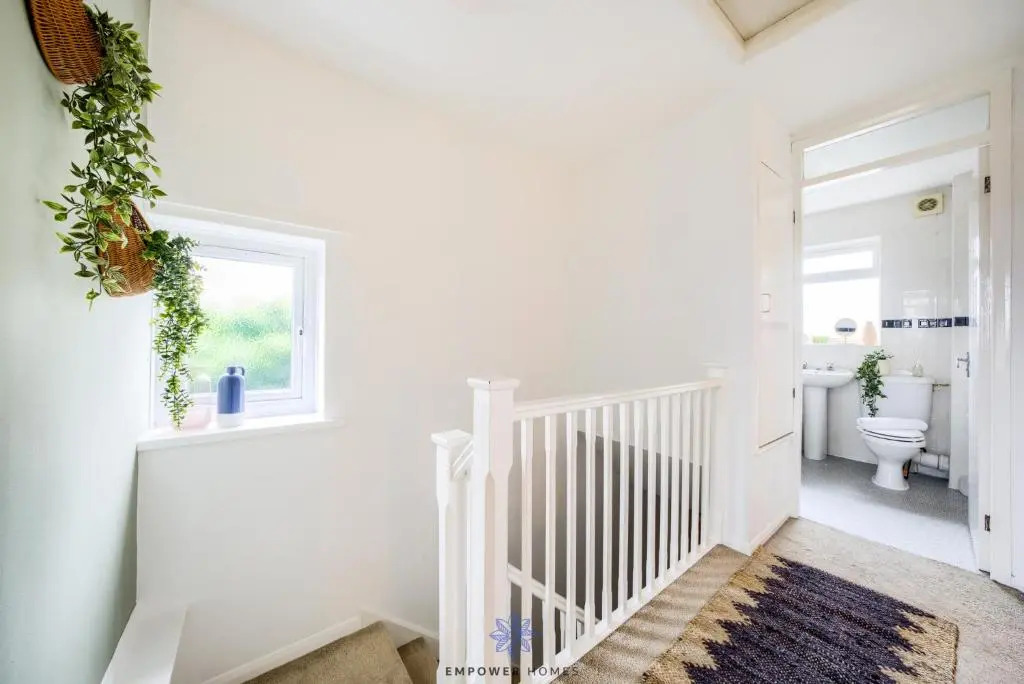 Coventry Beautiful House, University Hospital, M6 M69, Private Parking, Sleeps 6, by EMPOWER HOMES rates incl VAT