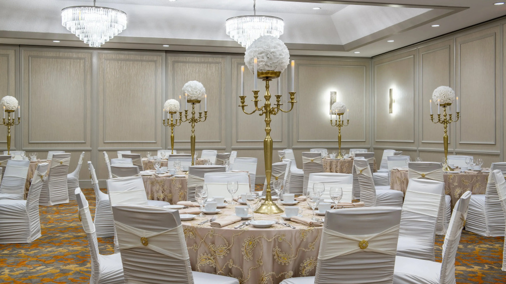 Holiday Inn Winnipeg-South by IHG