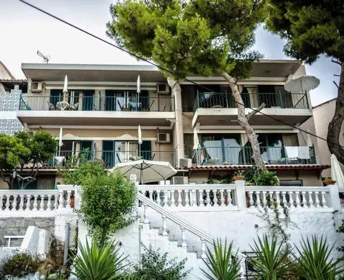 Mina Apartments