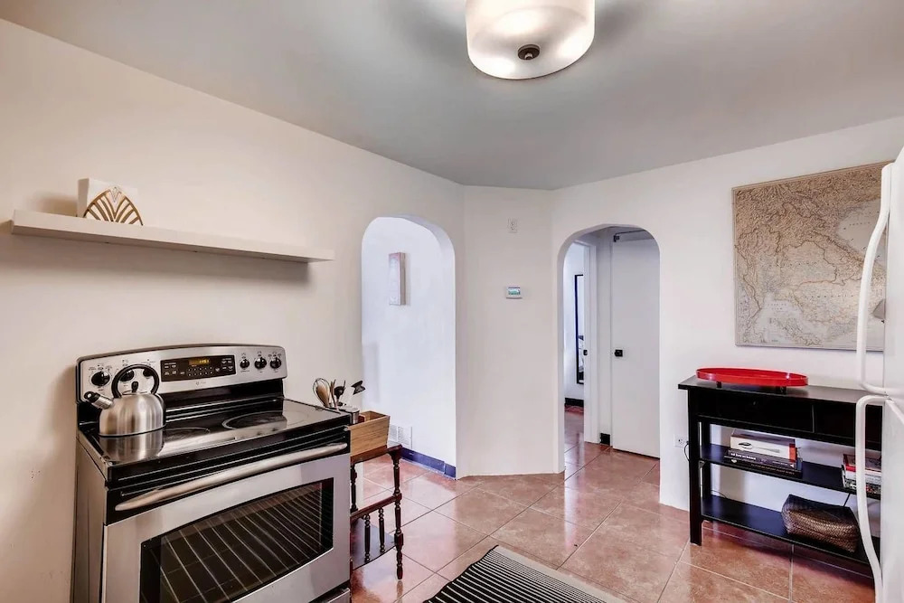 Cozy Bungalow in Chaffee Park near Highlands