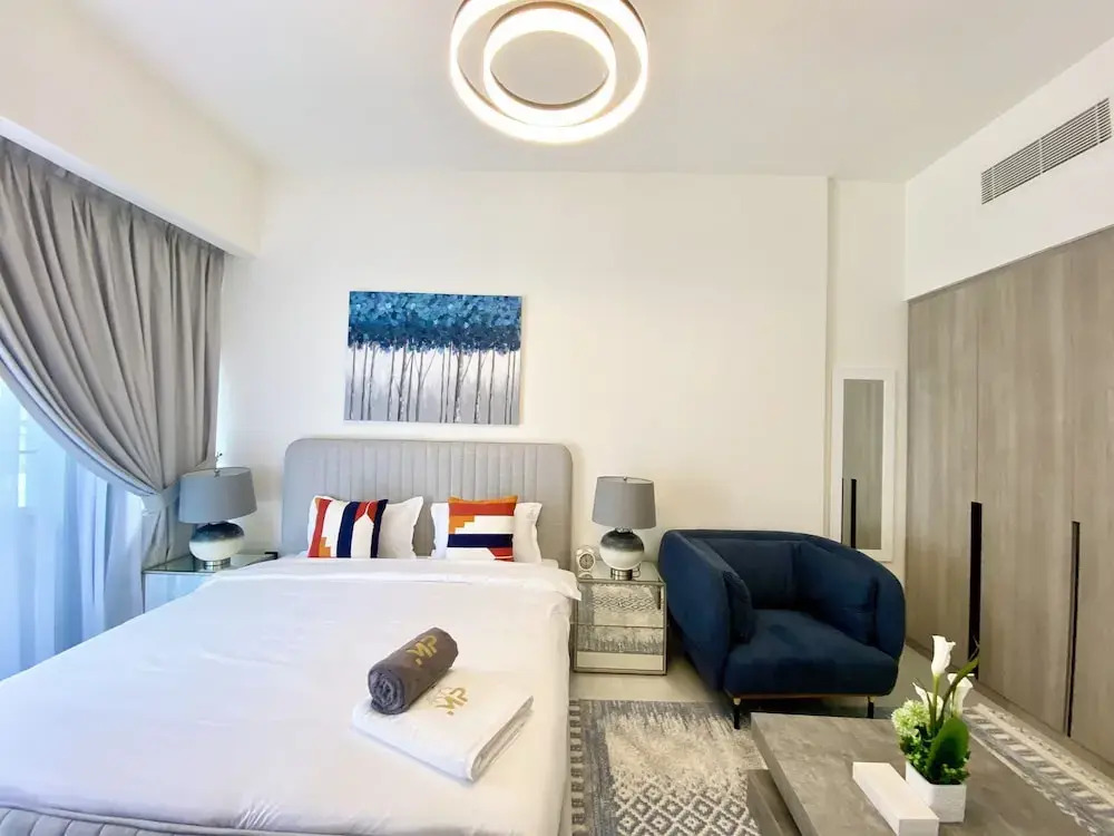 Marco Polo - Trendy Studio at the Heart of JVC with Health Club