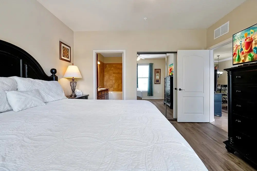 901 Charo Parkway, 2 BED