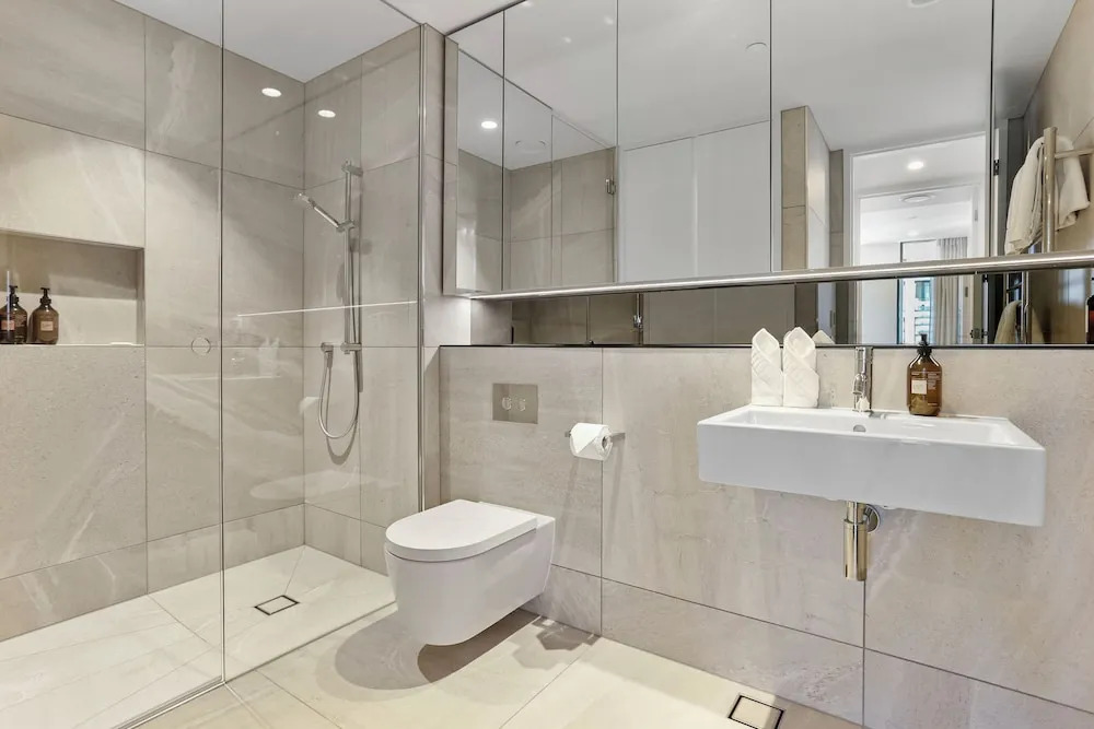Sunny and Spacious in Wynyard Quarter