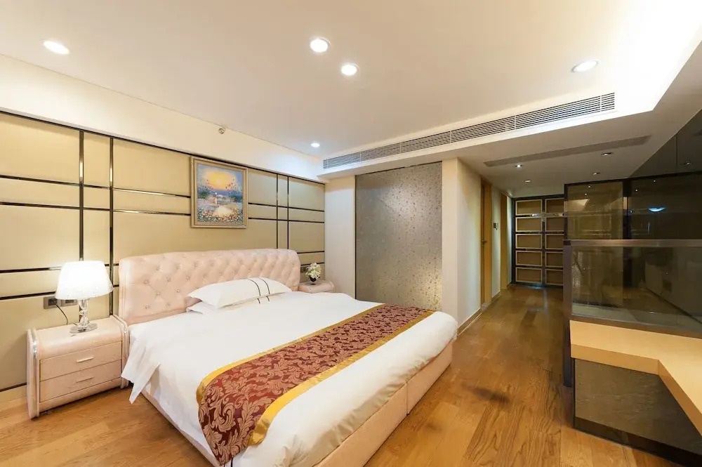 Yicheng Apartment Central Plaza