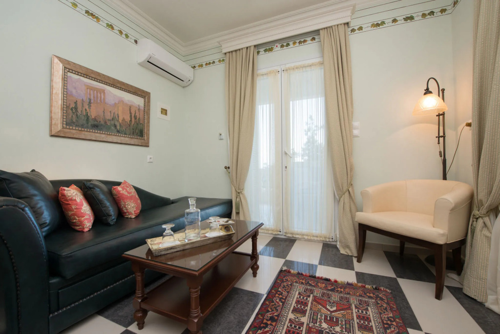 Enavlion Hotel