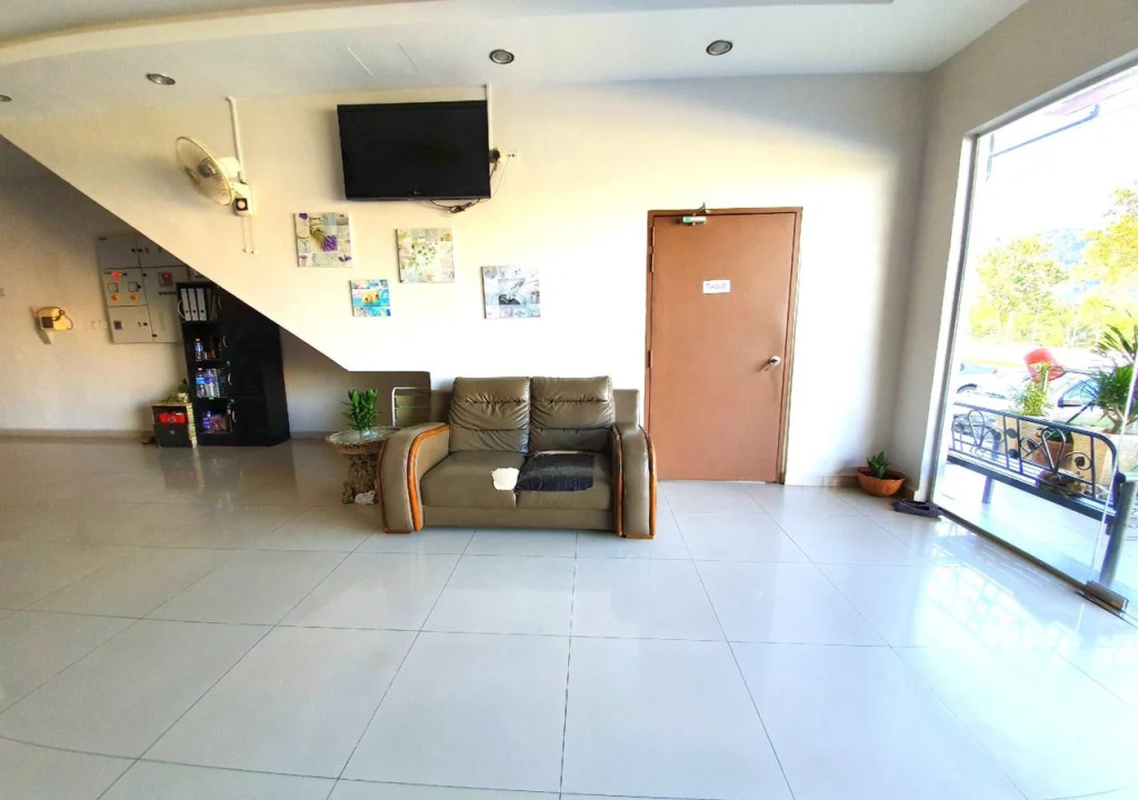 OYO 89715 CK Hotel