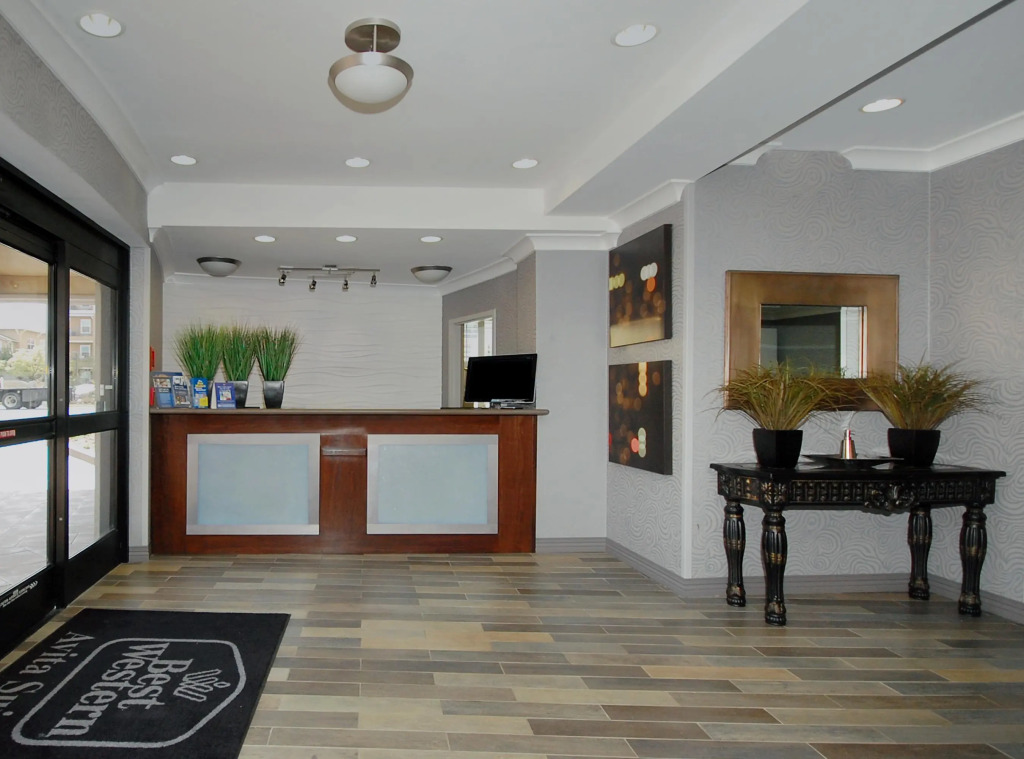 Best Western PLUS Avita Suites