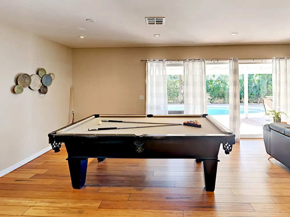 E Mariposa Home 4 Bedrooms 2 Bathrooms Home