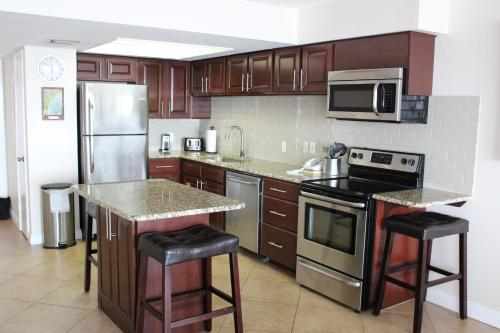 Island House Condominiums