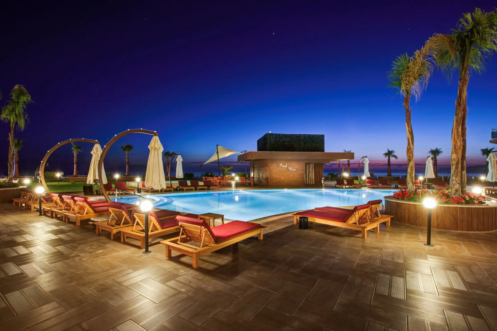 Qlusive Hotel