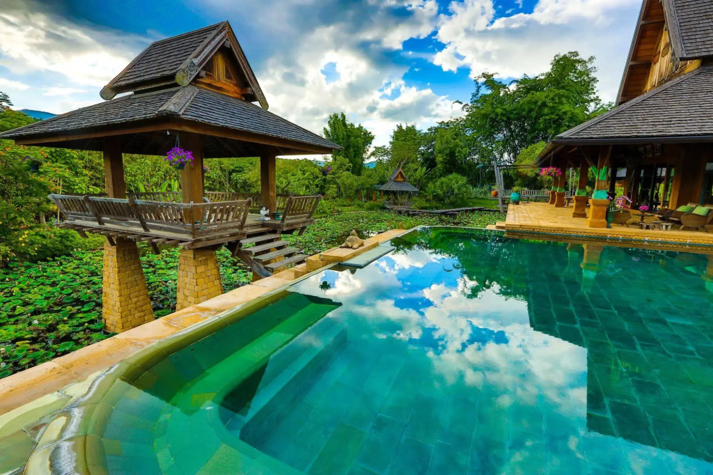 Howies HomeStay