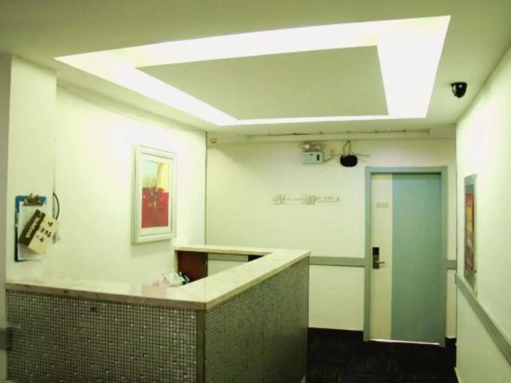 Xingyue Express Hotel (Xinxing Street Subway Station)