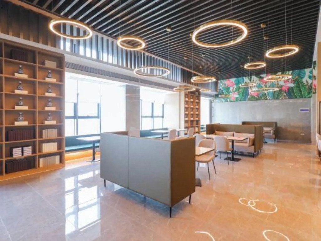 Mujiangnan Hotel (Changzhou Dinosaur Park Manhattan Plaza)