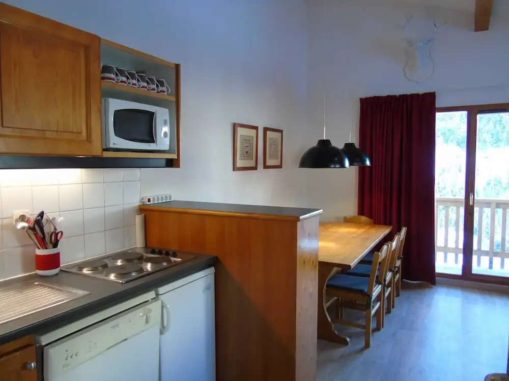 Lou Services Apartment CB25 LSI 001