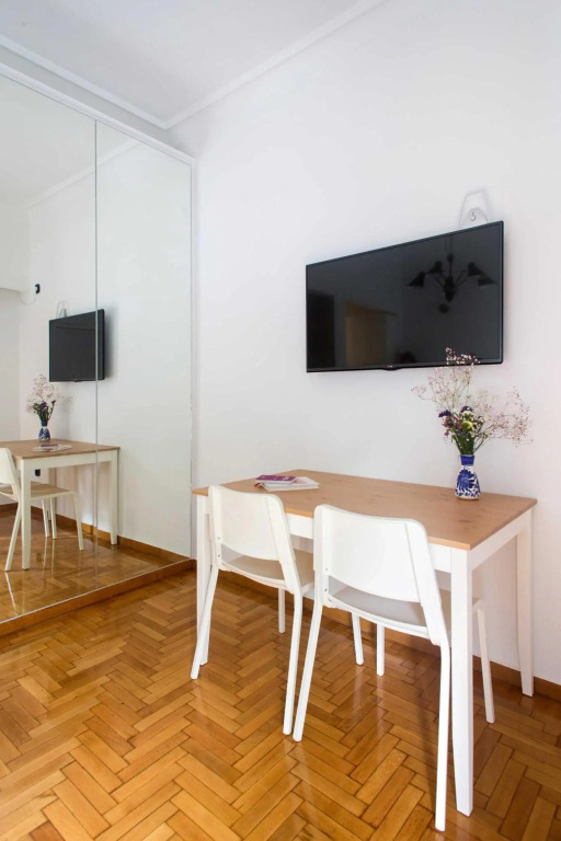 Newly renovated studio downtown Athens!