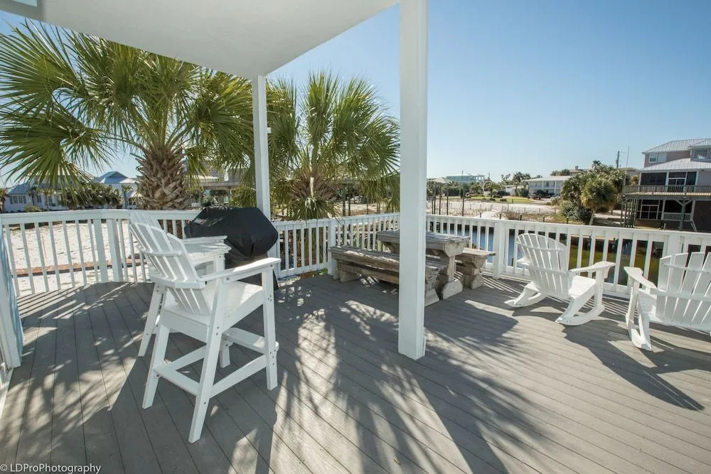 Captain Jax 5 Bedrooms 3 Bathrooms Home