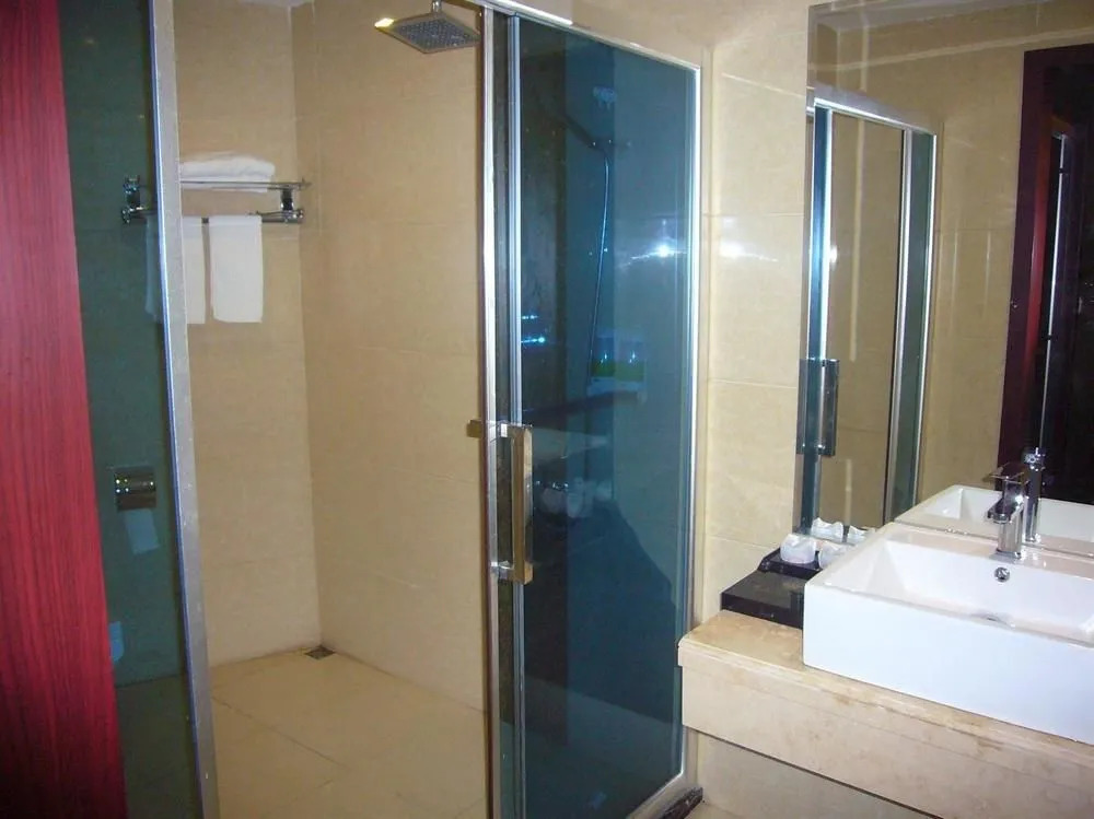 Guangzhou Junyi Apartment Hotel (Zhongcun)(广州俊逸·轻居酒店（钟村店))
