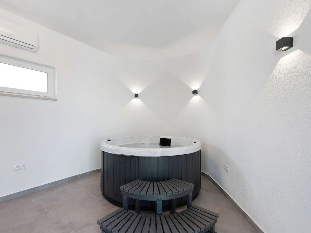 Holiday Home in Vir Near sea Beach