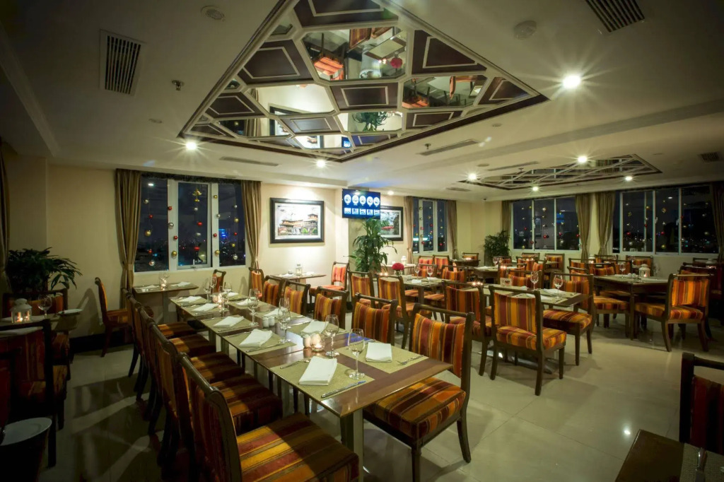Chalcedony Grand Hotel