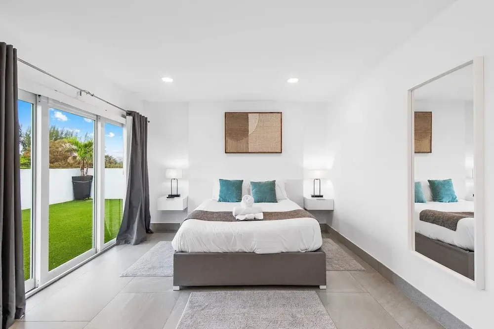 Apt W/patio, Balcony & Mini-golf