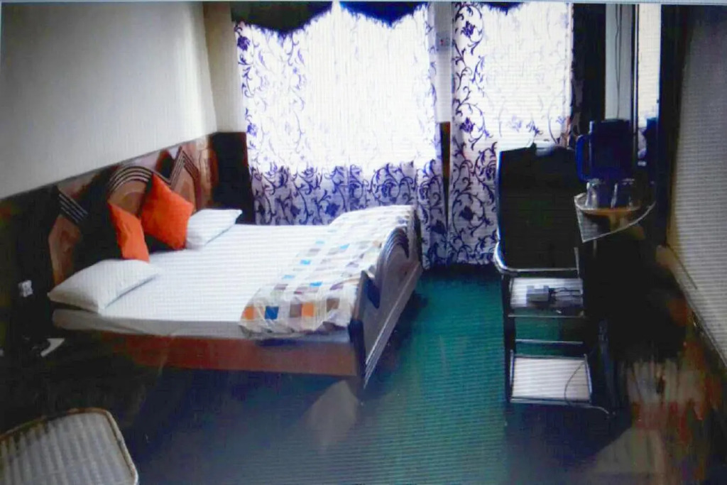 Goroomgo Tribhvan Ranikhet