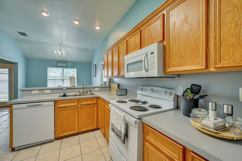 8 Mi to Fort Hood! Family Home w/ Patio & Yard
