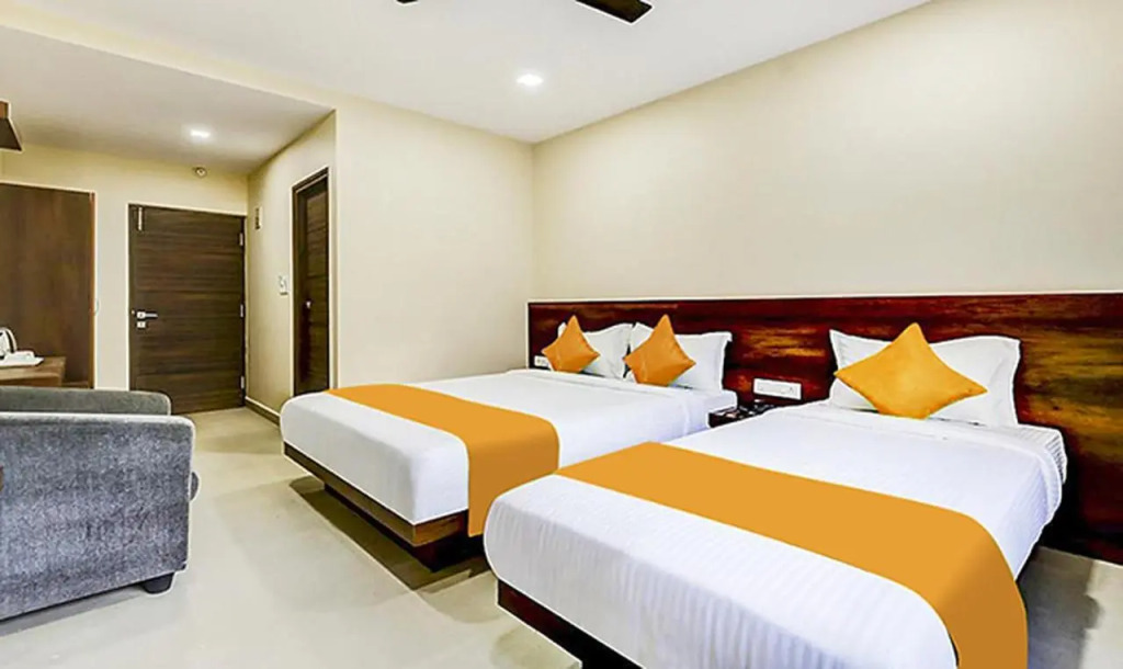 Fabhotel Rove Inn & Suites